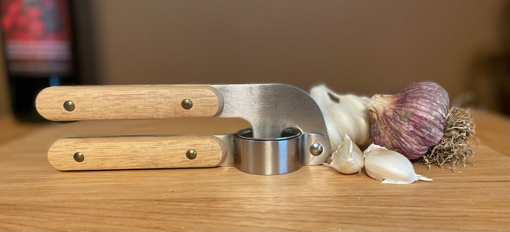 How To Use A Garlic Press